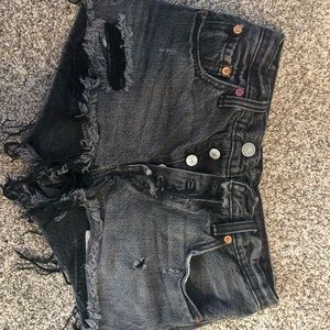 Livi’s black jean shorts